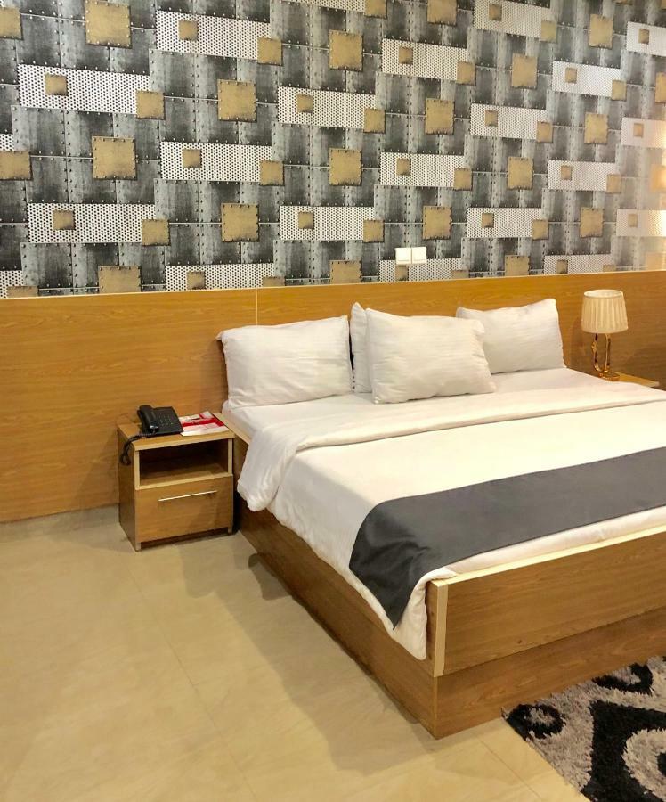 Fawzy Hotel Ibadan Ngoại thất bức ảnh